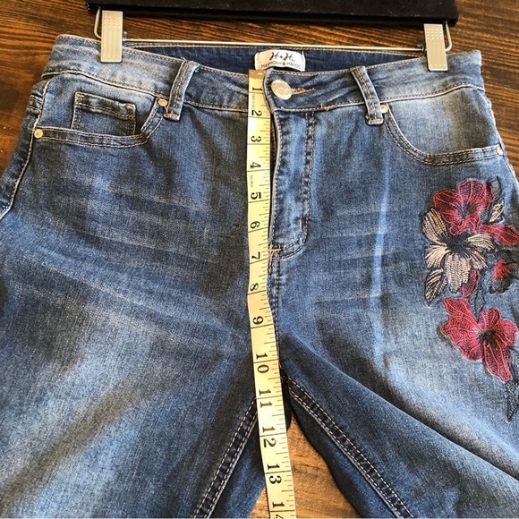 High Waisted Floral Embroidered Boho Festival Denim Jeans Women’s Size 6 Stretch - Picture 6 of 11